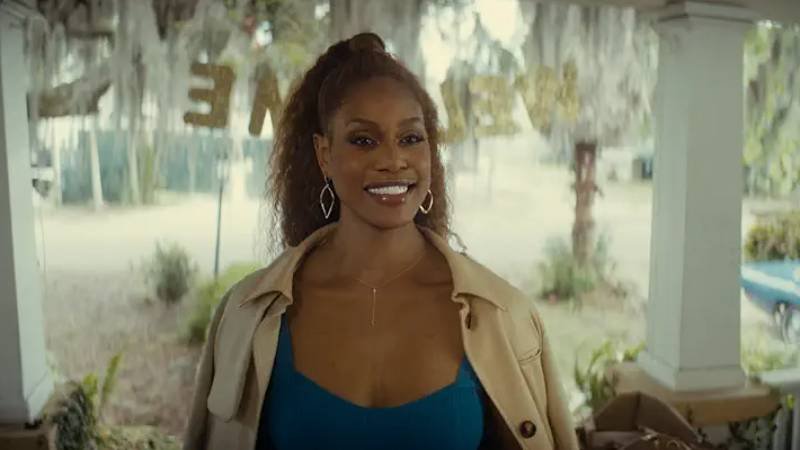 Desiree. Y todo eso T01_E01